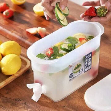 water-and-juice-dispenser