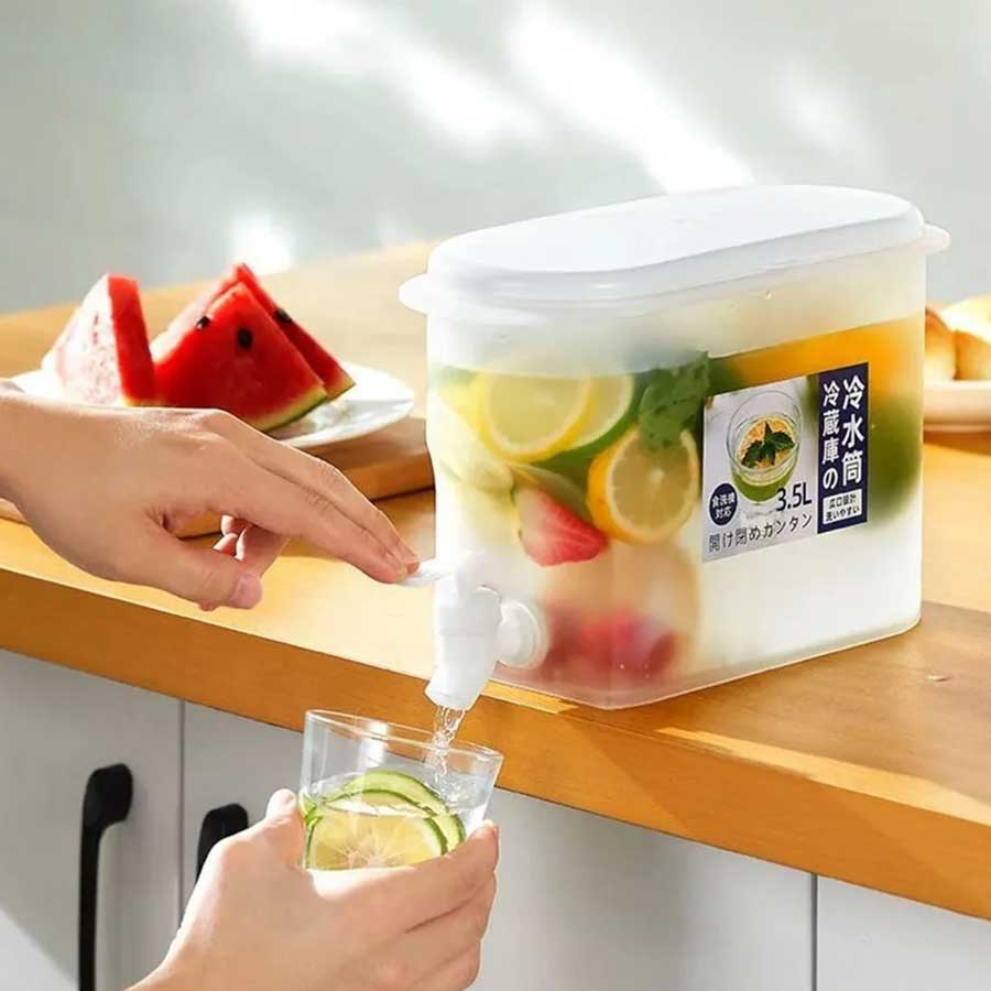 water-and-juice-dispenser